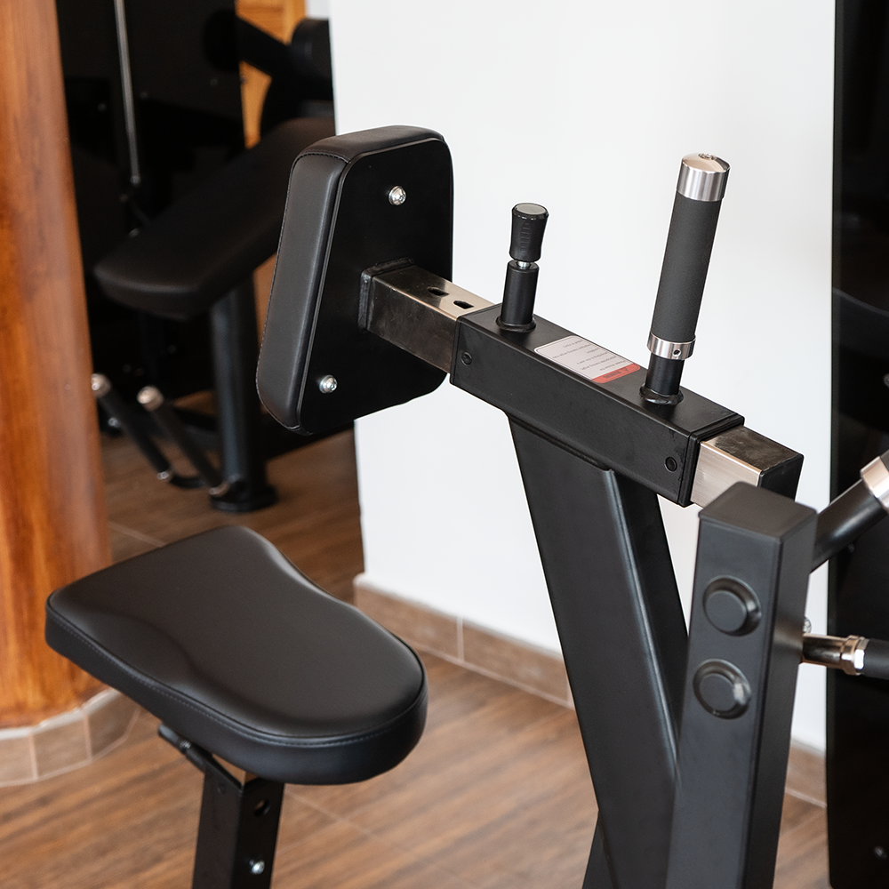 Remo Sentado | Máquina selectorizada - Compact Series