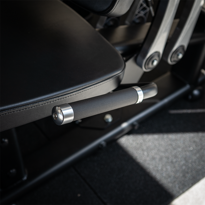 Leg Extension and Leg Curl | Dual selectorized machine - Pro Series